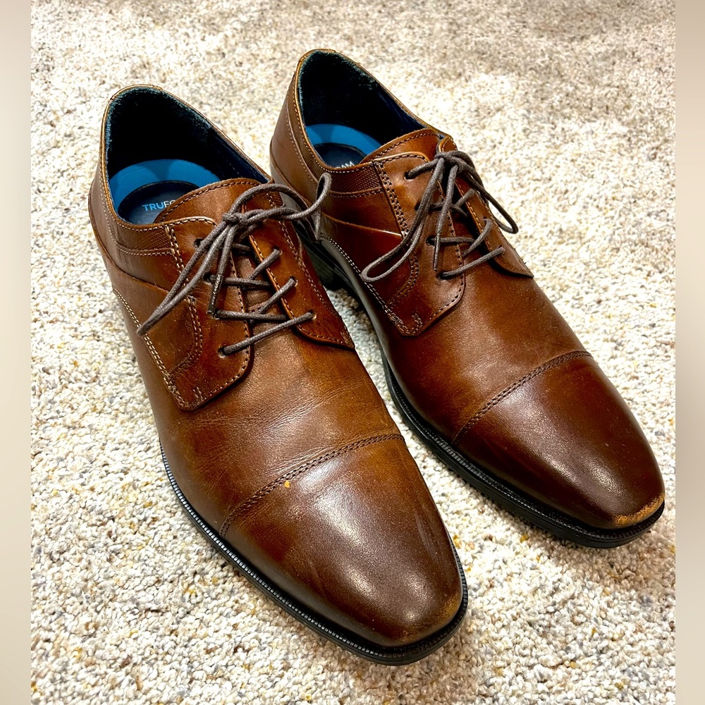 Johnston & Murphy Men’s Gibbons Leather Cap Toe Oxford Shoes